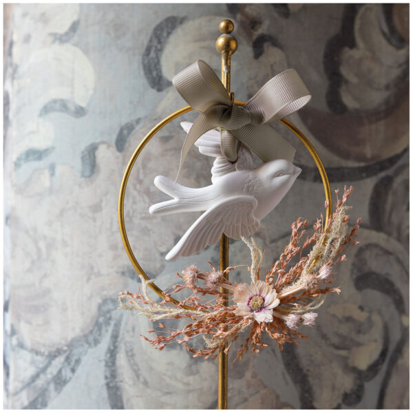 Coroa de Flores com Andorinha em Gesso Perfumado Marquise da Mathilde M.