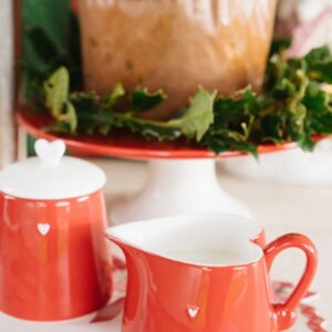 Jarro de leite em formato coração