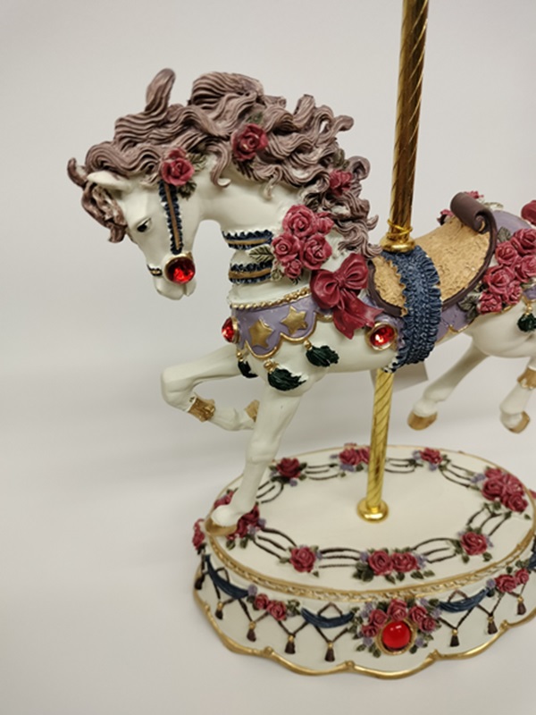 Cavalo de Carrossel com Música
