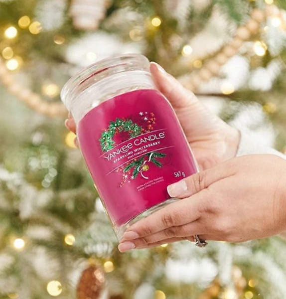 Yankee Candle Sparkling Winterberry