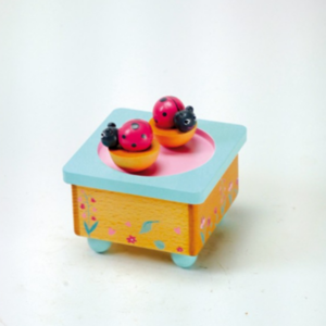 Caixa de Música de Madeira com Joaninhas Dançantes