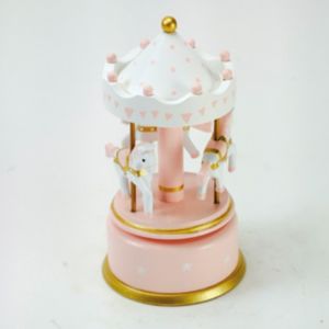 Carrossel Rosa e Dourado