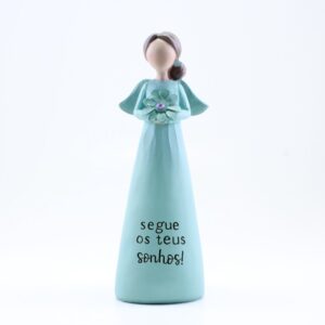Anjo com mensagem: "Segue os teus sonhos!"