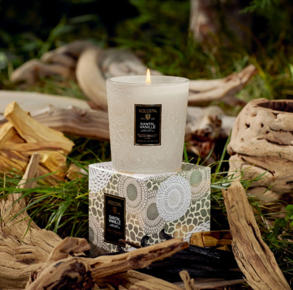 Vela Clássica Voluspa Santal Vanille