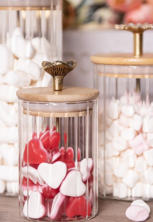 Puxador de Porta em Formato de Flor em Metal Dourado