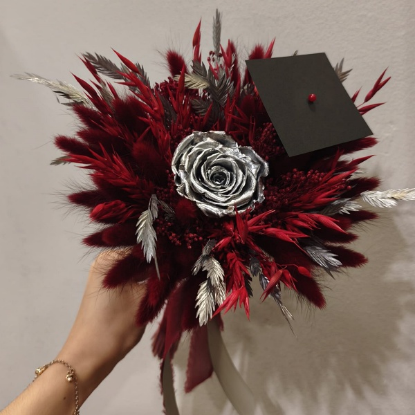 Bouquet Finalistas Flores Preservadas- Bordô e Prateado